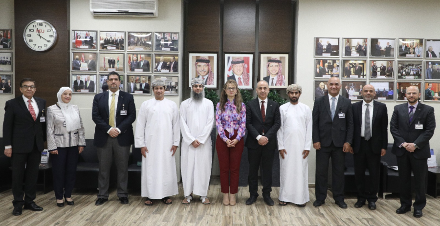 Oman's Ministry of Higher Education and Middle East University explore prospects for collaboration.