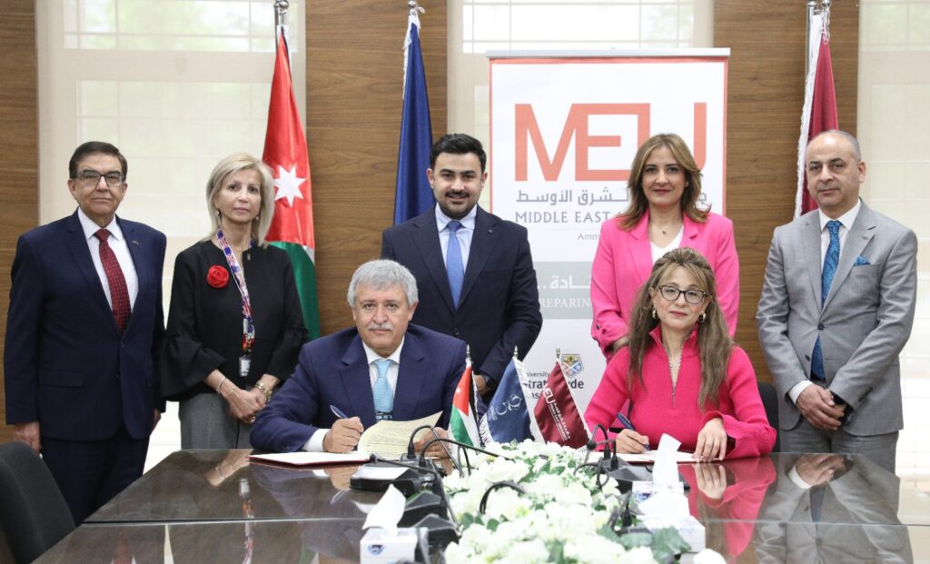 Middle East University and the International Bridging Academic Services sign a Memorandum of Understanding.