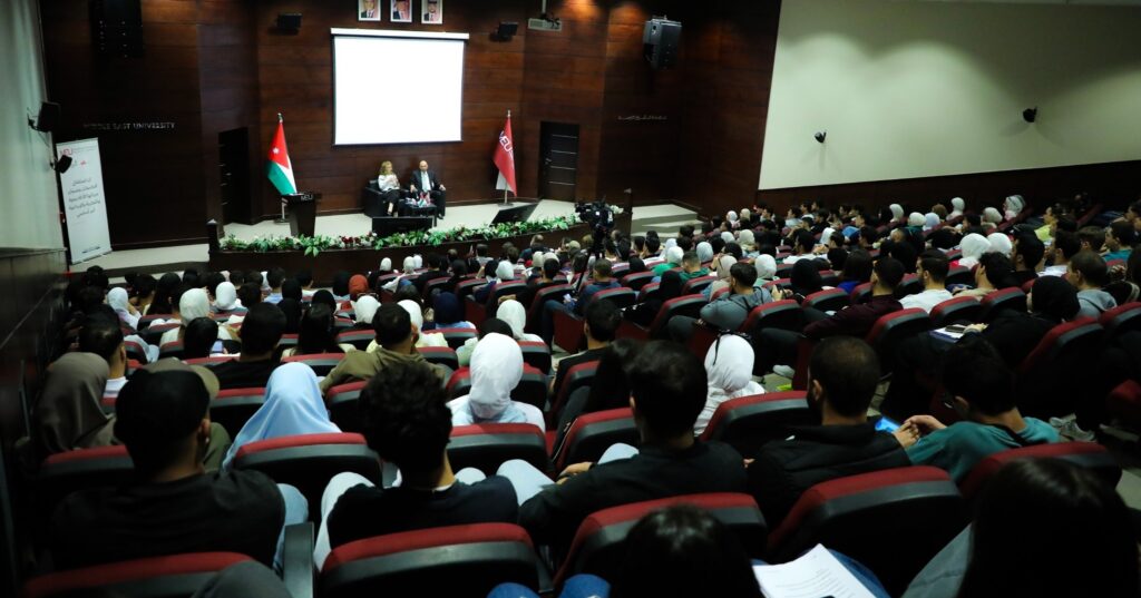 المحادين للطلبة المستجدين: مقبلون على تجارب دراسية واعدة