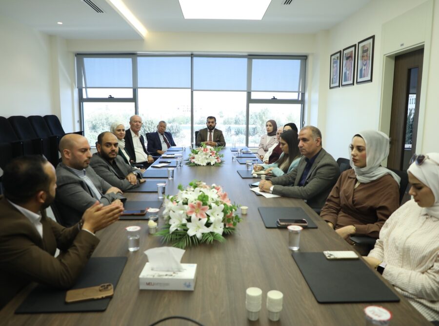 574494086_818185611178035_2775884819410720575_n