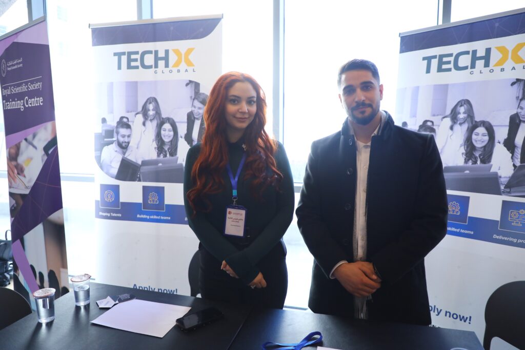 The Middle East University IT Forum showcases graduate success stories.