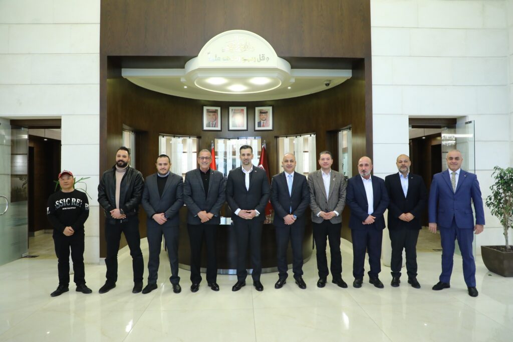 Middle East University enhances its transport infrastructure through the acquisition of cutting-edge King Long coaches.