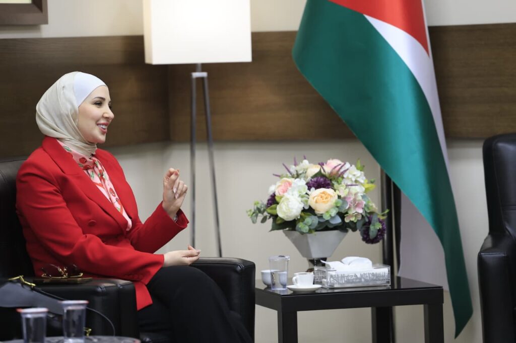 Middle East University hosts the media expert, Ms. Alaa Bushnaq, to pave new professional pathways