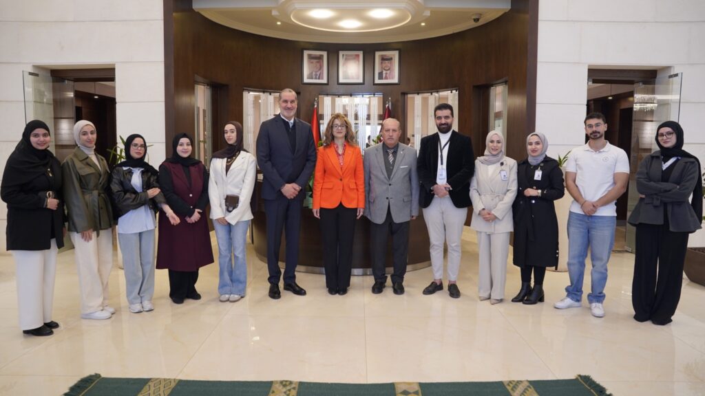 تكريم طلبة من 