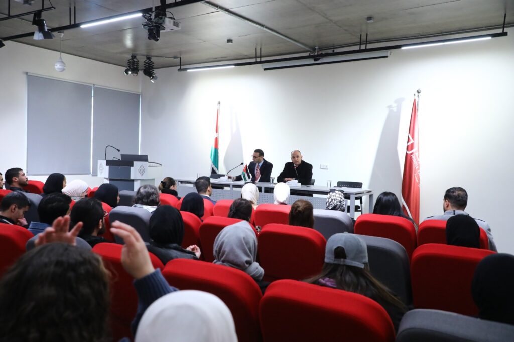 الإعلامي المسؤول والأخلاقي والمتمكن… محور لقاء الطلبة المستجدين في 