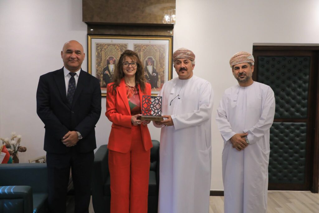 Middle East University Explores Pathways of Cooperation with the Omani Ambassador in Areas of Mutual Interest.