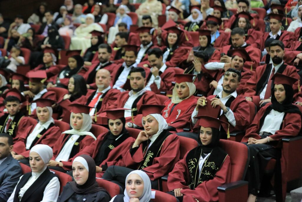 مركز الابتكار والتطوير المهني يحتفي بتخريج كوكبة من طلبة الدبلومات التدريبية